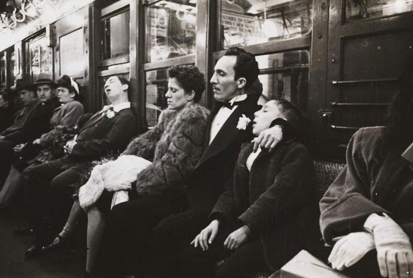 Photographs of the New York subway of the 1940s taken by a young Stanley Kubrick