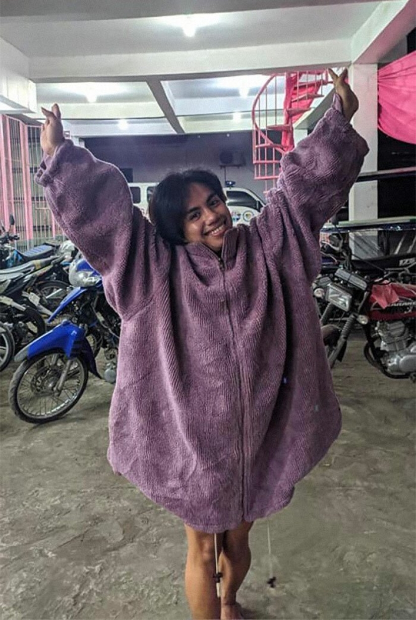 Por amor de dios, y con un lado del arco: los Filipinos que huyeron de el volcán, compartir fotos de donaciones de ropa