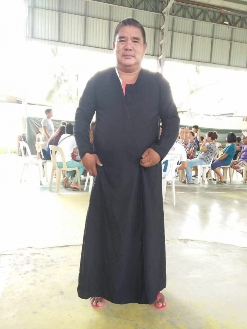 Por amor de dios, y con un lado del arco: los Filipinos que huyeron de el volcán, compartir fotos de donaciones de ropa