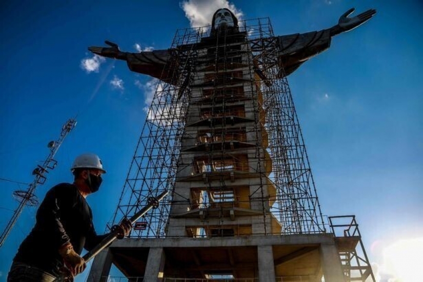 ¿Por qué construyen una estatua de Cristo más alta que la anterior en Brasil