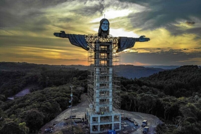 ¿Por qué construyen una estatua de Cristo más alta que la anterior en Brasil