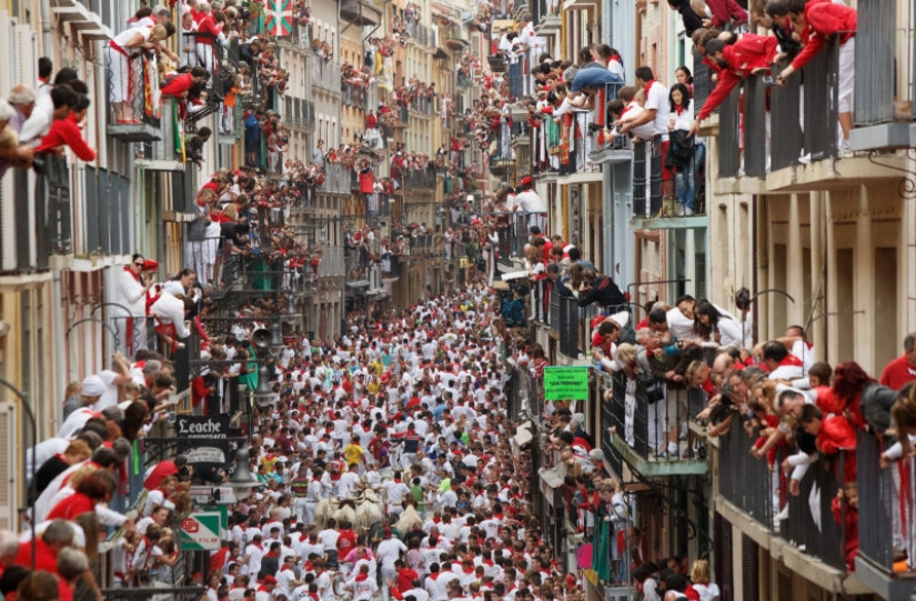 Por qué la gente en España corre de toros: la historia de las vacaciones de San Fermín en Pamplona