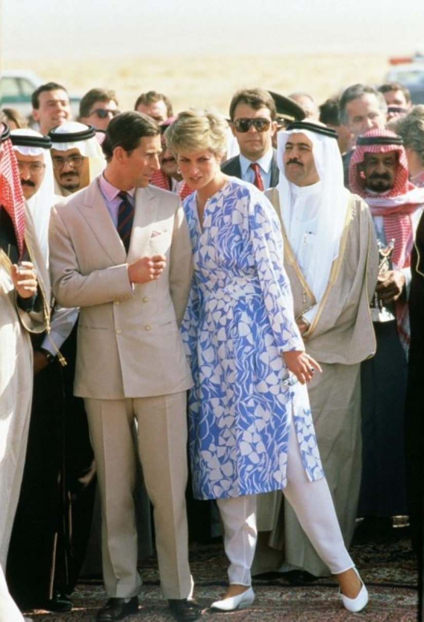 Por qué los fotógrafos han representado el Príncipe Carlos con Diana por encima de