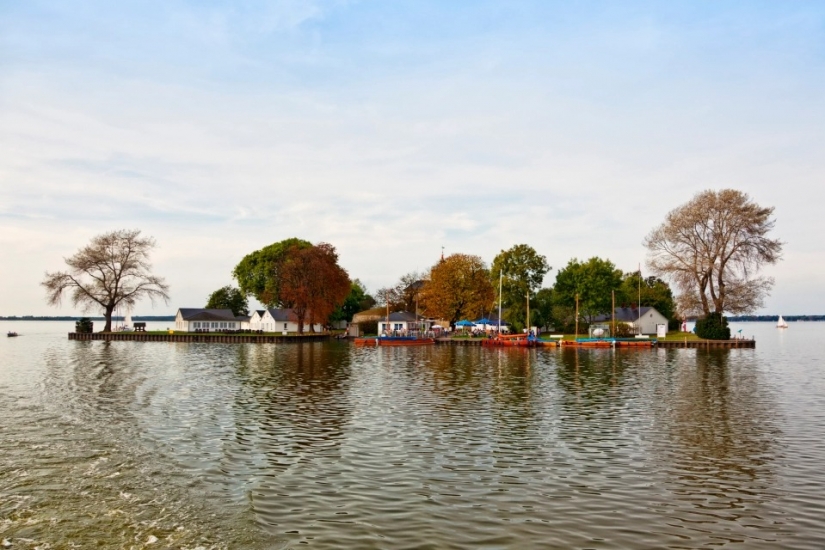 Rincón del Paraíso: una acogedora isla en un lago en Alemania — el escondite perfecto