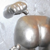 "Roll up the baby in a cast": parents make crazy casts of baby's arms, legs and butt