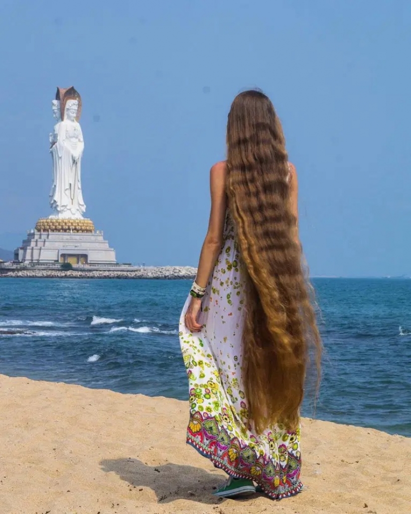 Russian Rapunzel: the inhabitant of Barnaul impressive luxurious hair