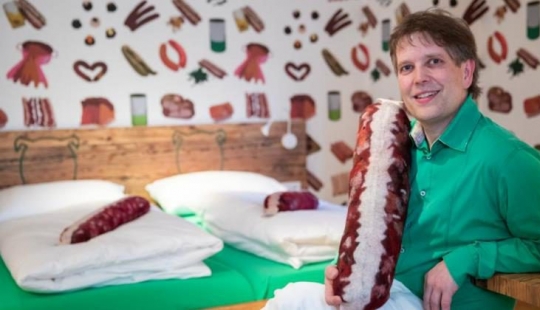 Sausage hotel cerca de Nuremberg: un espectacular objeto de arte y la pesadilla de un vegetariano Sausage hotel cerca de Nuremberg: un espectacular objeto de arte y la pesadilla de un vegetariano