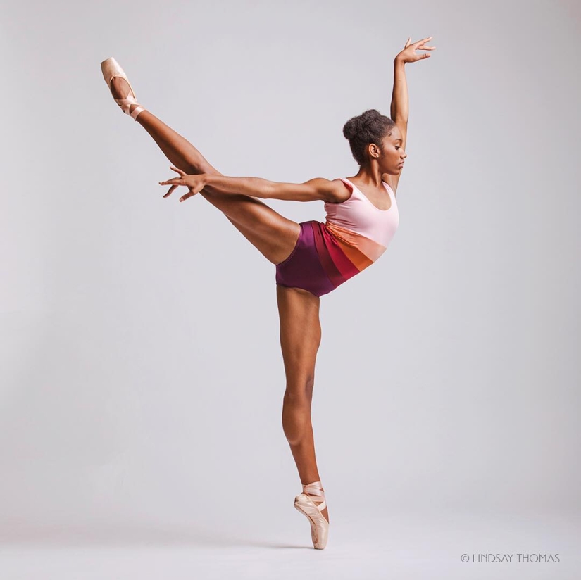 Se cierne sobre el parquet: gracia y la ternura en las fotografías de bailarines de ballet de Lindsay Thomas
