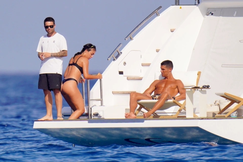 Sea goddess: Georgina Rodriguez showed a magnificent figure on vacation with Cristiano Ronaldo