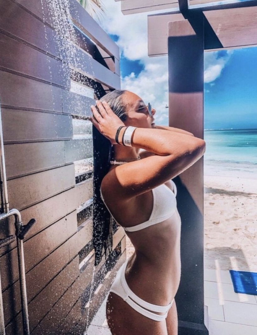 Seductive coolness: hot photos of beauties in the shower conquer Instagram