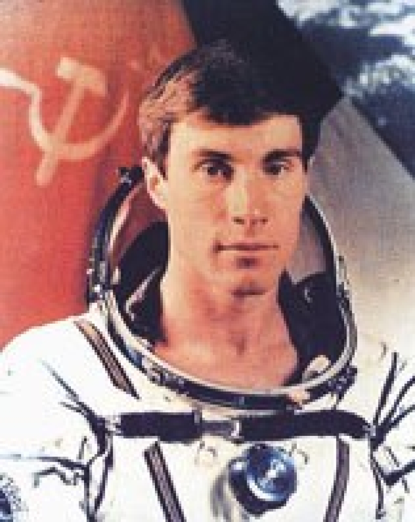 Sergey Krikalev is the most famous Russian cosmonaut after Gagarin, who was "forgotten" in space