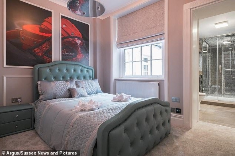 Sex sleepover: apartments in the style of "50 shades of grey" are available for rent on the Airbnb website