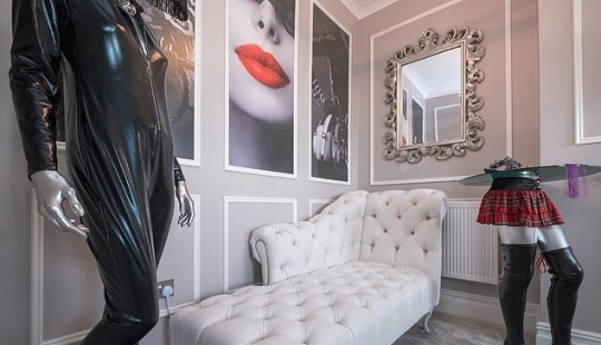 Sex sleepover: apartments in the style of "50 shades of grey" are available for rent on the Airbnb website Sex sleepover: apartments in the style of "50 shades of grey" are available for rent on the Airbnb website