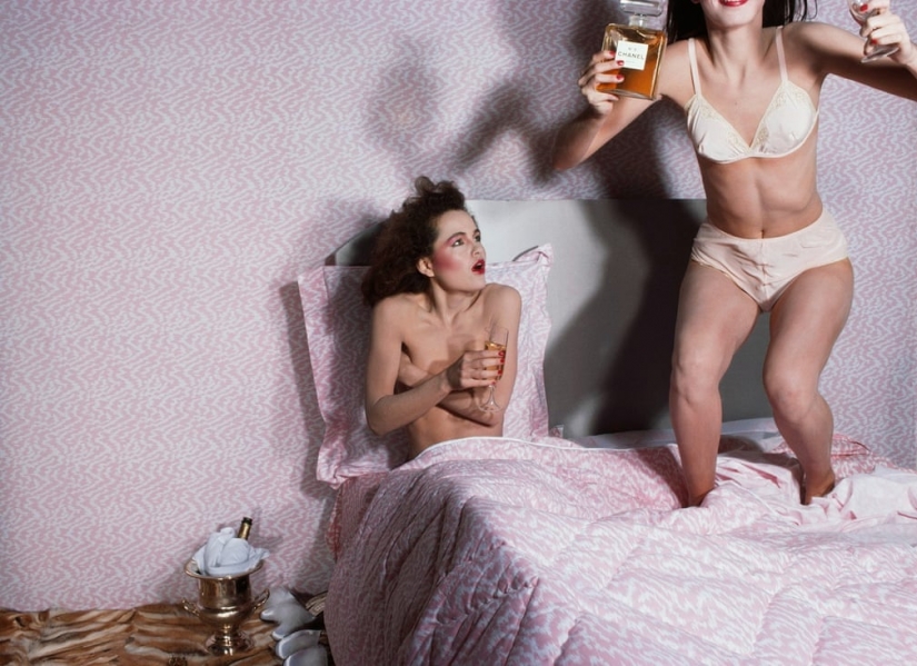 Sexo, supermodelos y champán: las obras de Guy Bourdin