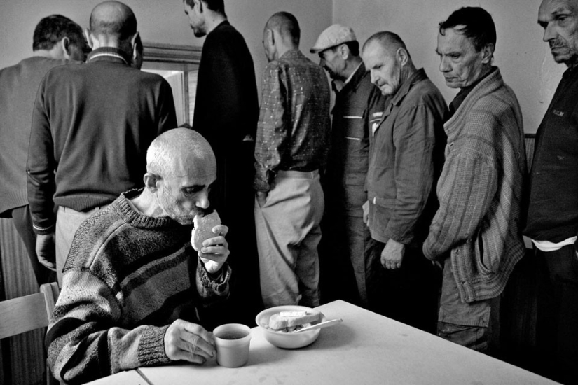 Shocking works of a Ukrainian photographer who lived in a psychiatric hospital