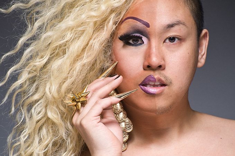 Show face travesty diva with makeup and without the project Leland Bobba