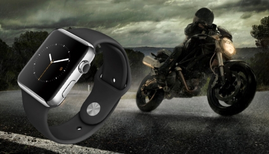 Smartwatch saved the owner's life after a serious accident on a deserted highway