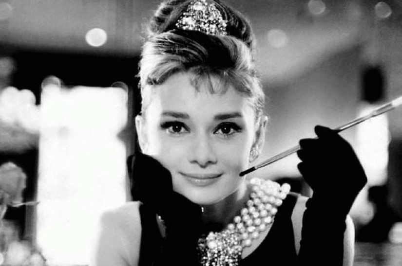 Smoked 3 packs of cigarettes and weighed 39 kg: what else don't we know about Audrey Hepburn