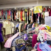 Star wardrobe for a penny: stylish images of celebrities from second-hand stores