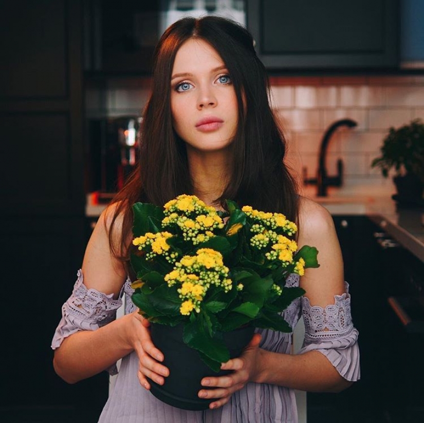 Streamer, blogger, model and "mother of reviews" Natalia Shelyagina