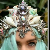 Stunning crowns made of shells will turn any girl into a modern mermaid