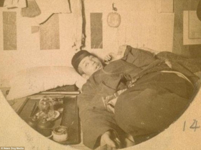 Sweet datura: fotos de las guaridas de opio en los EE.UU. del siglo XX