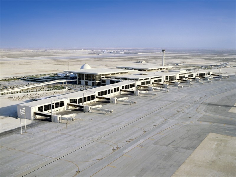 The 25 worst airports from around the world