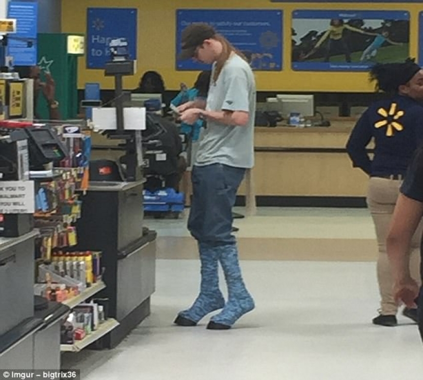 The eccentric outfits of ordinary shoppers in American supermarkets