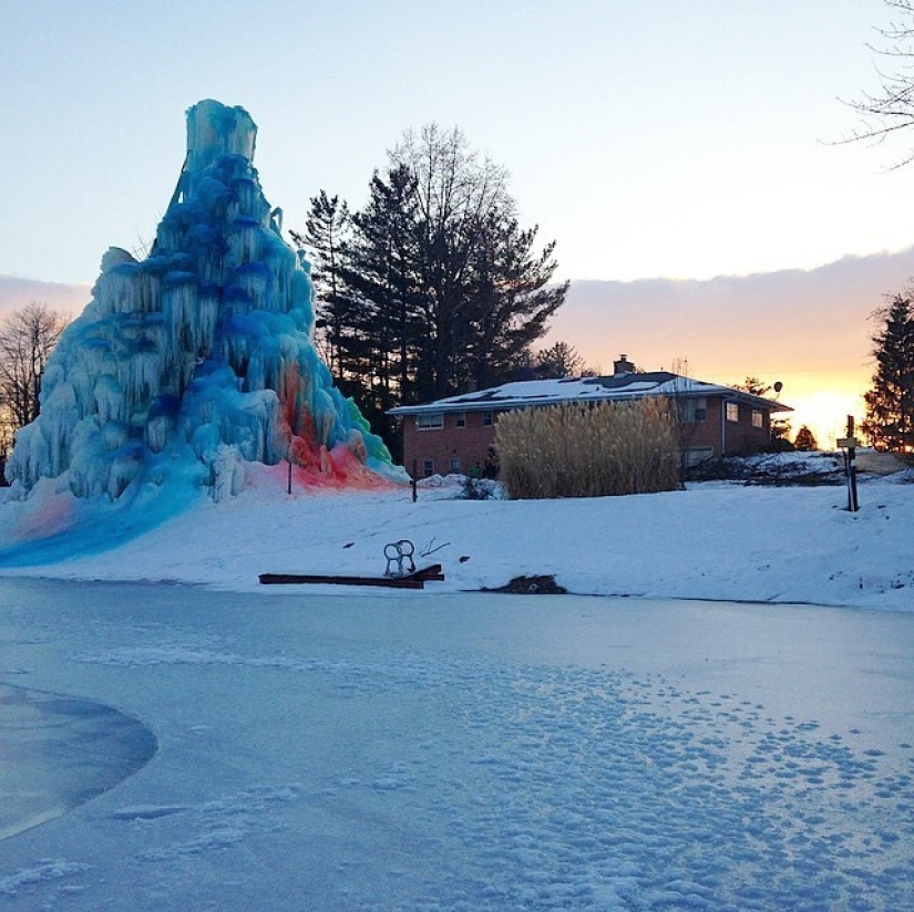 The family builds a house next to a huge ice sculpture every Christmas