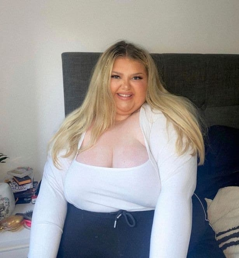 The fat woman reflects the attacks of trolls and proudly demonstrates curvy forms in social networks