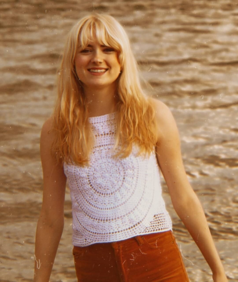 The girl fell in love with the era of the 70s and completely changed her style