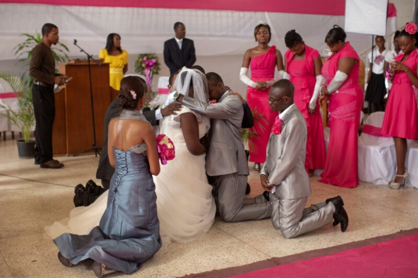 The glitz and poverty of Haitian weddings