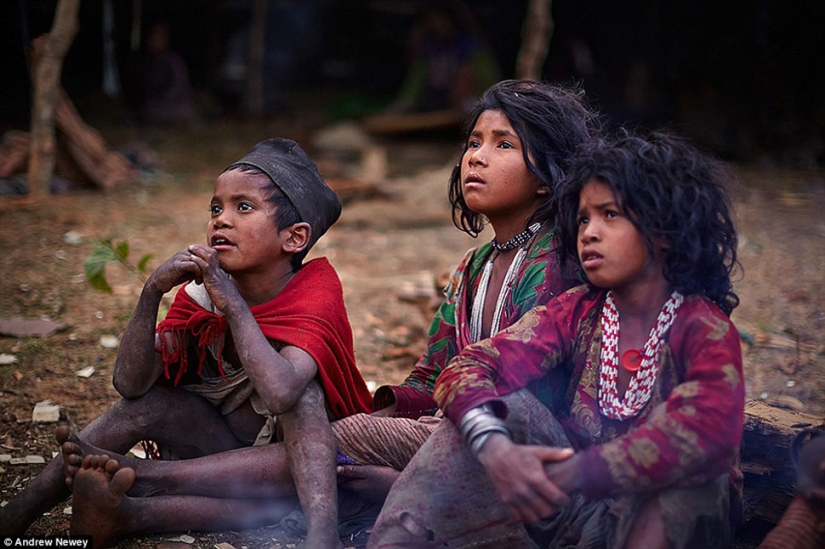 The last hunters and gatherers: the life of a primitive tribe in Nepal