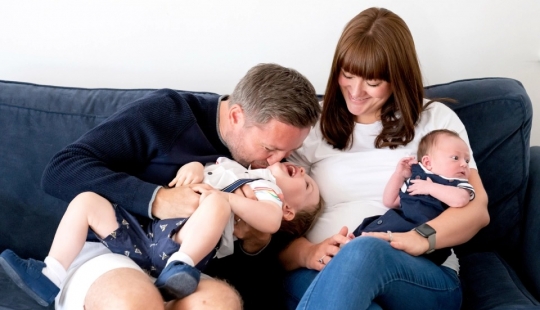 "The Lord of Dreams": a British man with amazing abilities helps restless babies fall asleep