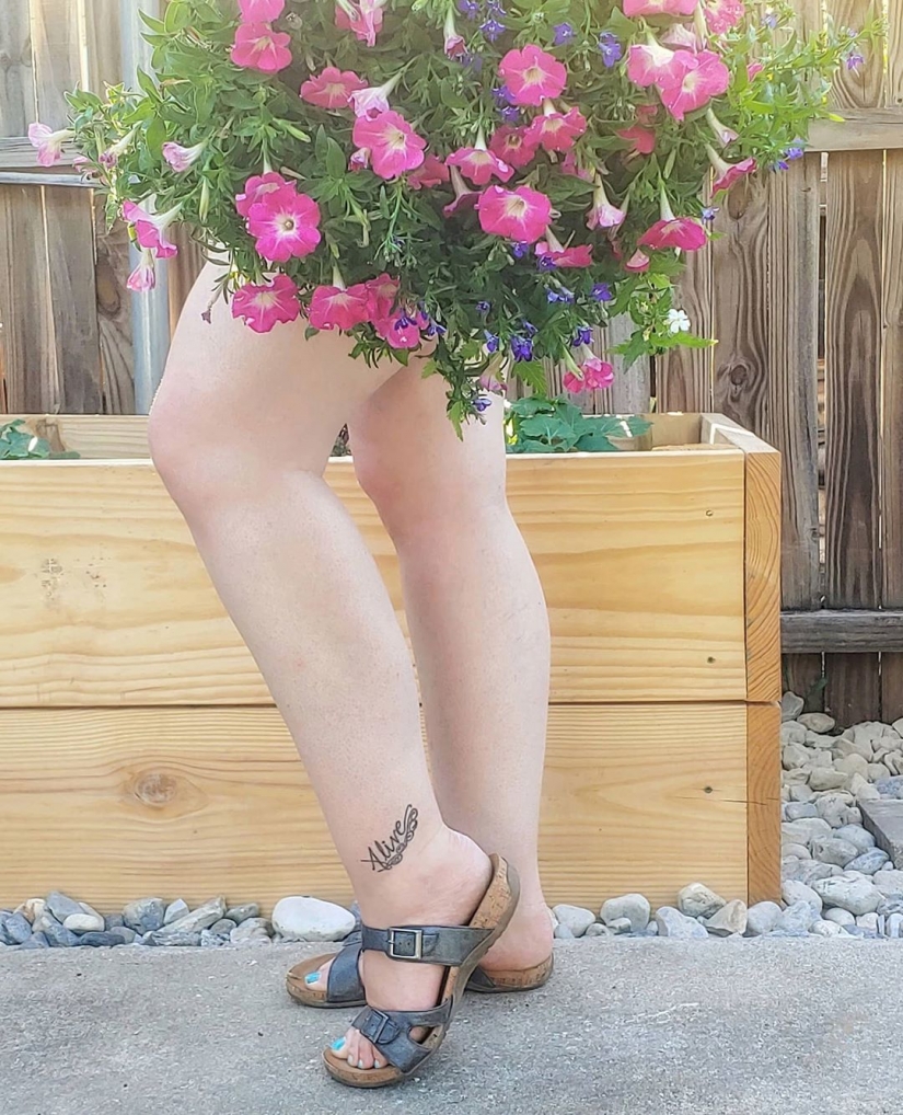 The most creative photos of the network flash mob World Day of the Naked Gardener