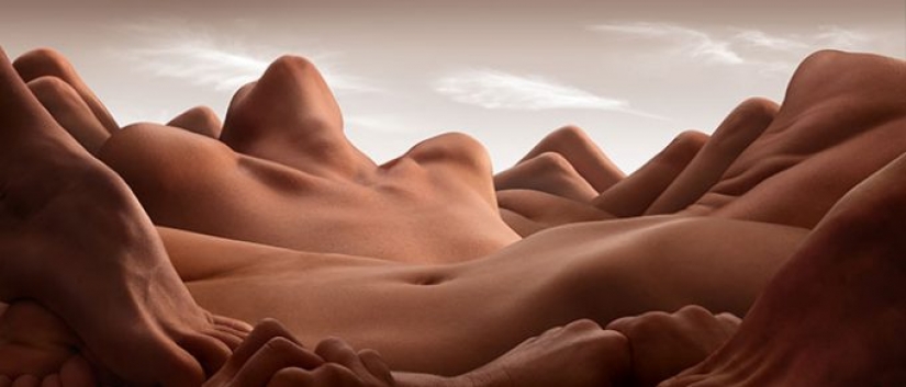 The photographer creates landscapes using only human bodies and the result looks great