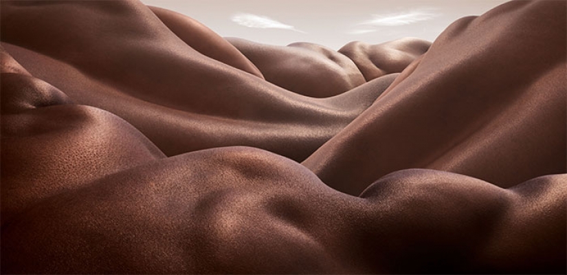 The photographer creates landscapes using only human bodies and the result looks great