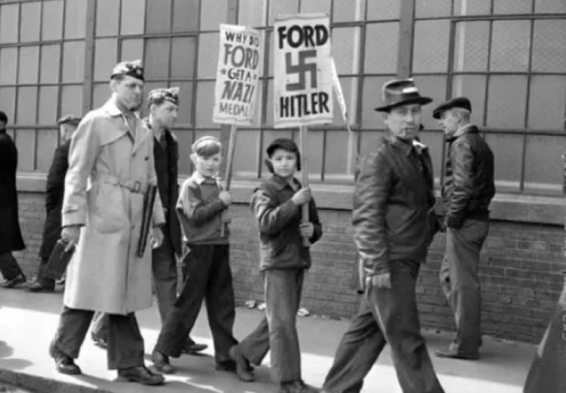 The shame of the Ford family, or Why Adolf Hitler awarded the car magnate the Iron Cross