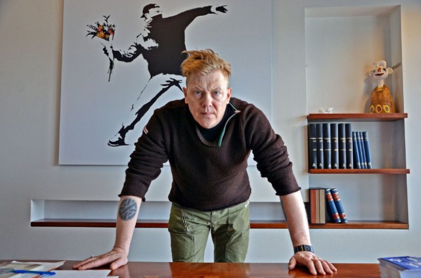 The story of Jon Gnarr-a comedian who "got to" the position of mayor of Reykjavik