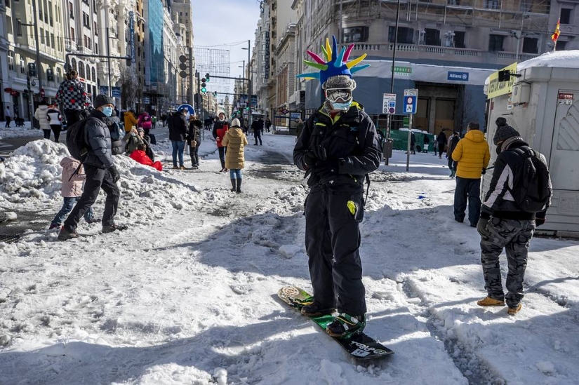 The worst blizzard in decades hit Spain