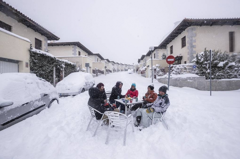 The worst blizzard in decades hit Spain