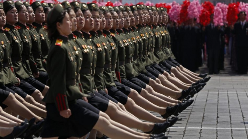 "Toca llovido ranas y serpientes": el testimonio de mujeres que han servido a los 9 años en el ejército de la república popular democrática de corea