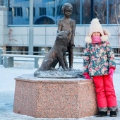 Touching stories of children who are put in vivo monuments