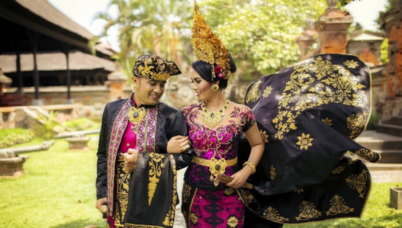 Traditional wedding dresses around the world