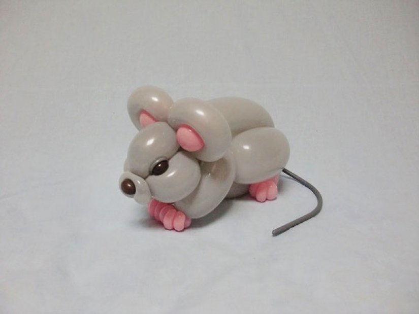 Twist, twirl, I want to cheat: Japanese creates realistic animal figures from balloons
