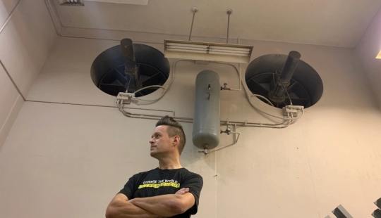 Un americano con muchos niños compró un búnker con una superficie de 550 metros cuadrados.m. y se fue con su familia a vivir bajo tierra Un americano con muchos niños compró un búnker con una superficie de 550 metros cuadrados.m. y se fue con su familia a vivir bajo tierra