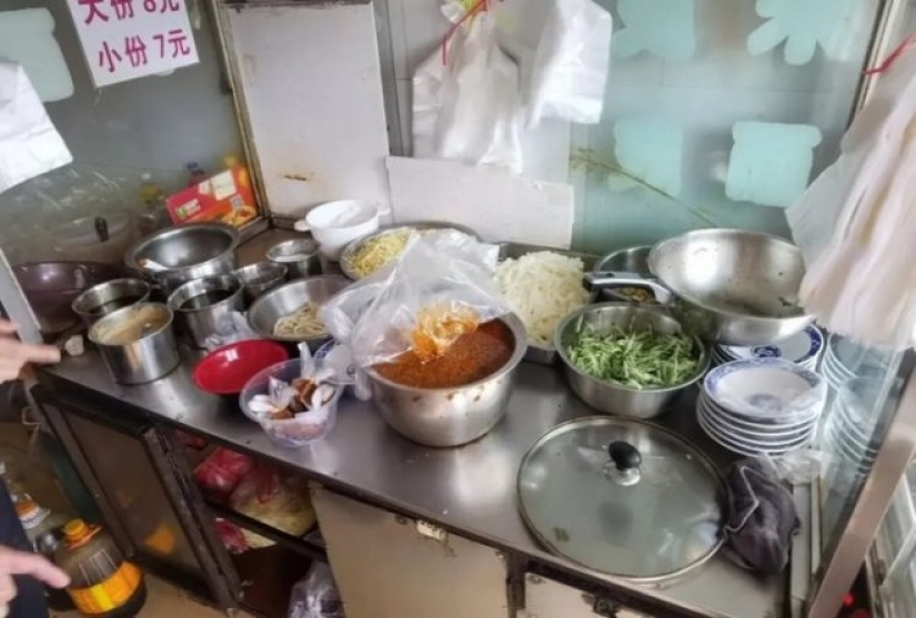 Un hombre de negocios de China enganchó a los clientes de su restaurante con fideos narcóticos
