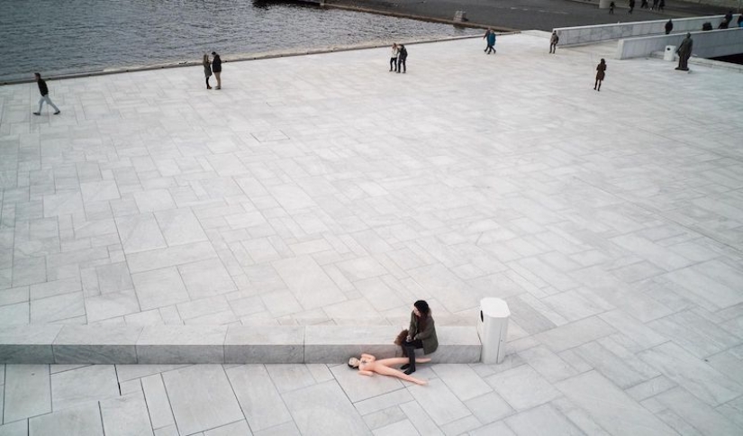 "Un juego de observación e imaginación": cómo un fotógrafo callejero español lucha contra el aburrimiento