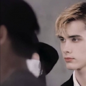 Un ruso que se convirtió en la estrella de la "Fábrica de Estrellas" china llamada Lelouch, apenas escapó del proyecto infernal