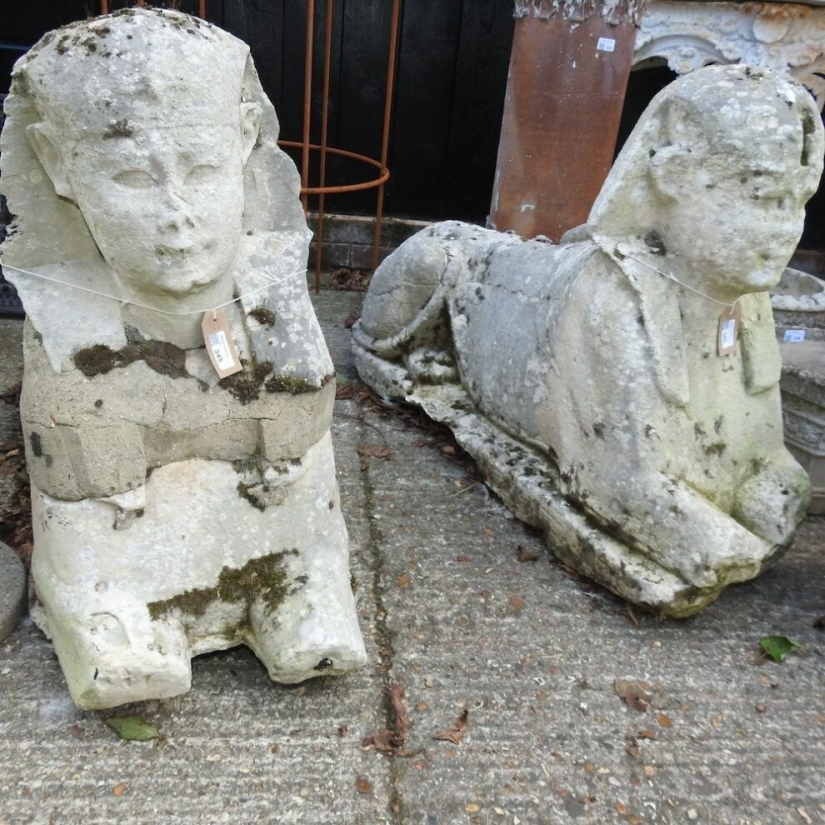 Una familia británica se enriqueció al descubrir accidentalmente esfinges egipcias en su patio